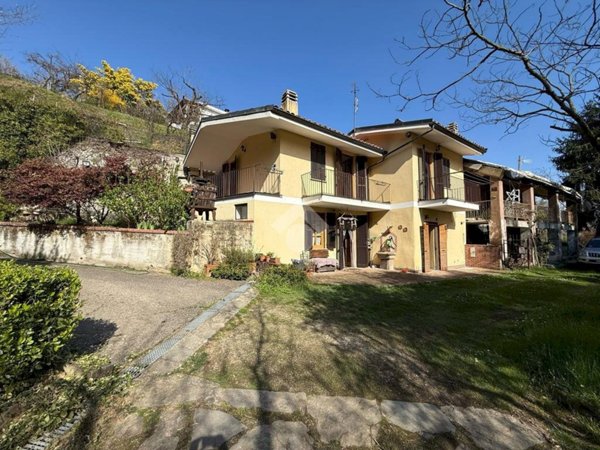 casa semindipendente in vendita a Castellamonte in zona Filia