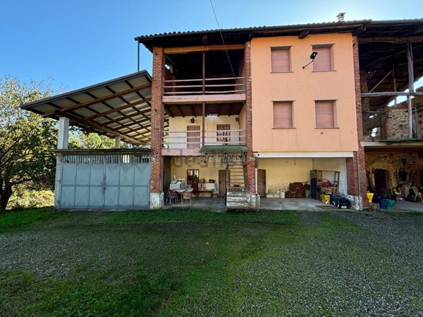 casa indipendente in vendita a Castellamonte in zona San Giovanni