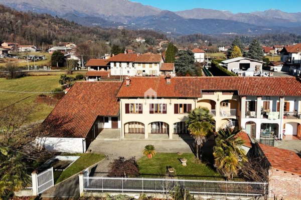 casa indipendente in vendita a Castellamonte in zona Preparetto
