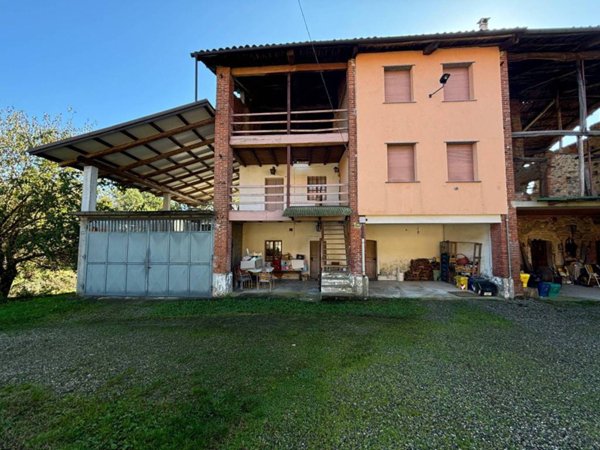 casa indipendente in vendita a Castellamonte in zona San Giovanni
