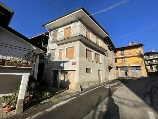 casa indipendente in vendita a Castellamonte in zona Campo