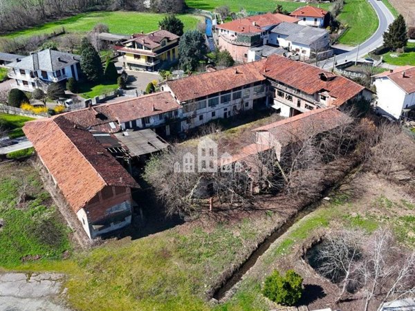casa indipendente in vendita a Castellamonte in zona Spineto