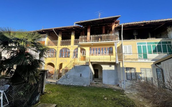 casa indipendente in vendita a Castellamonte in zona Muriaglio