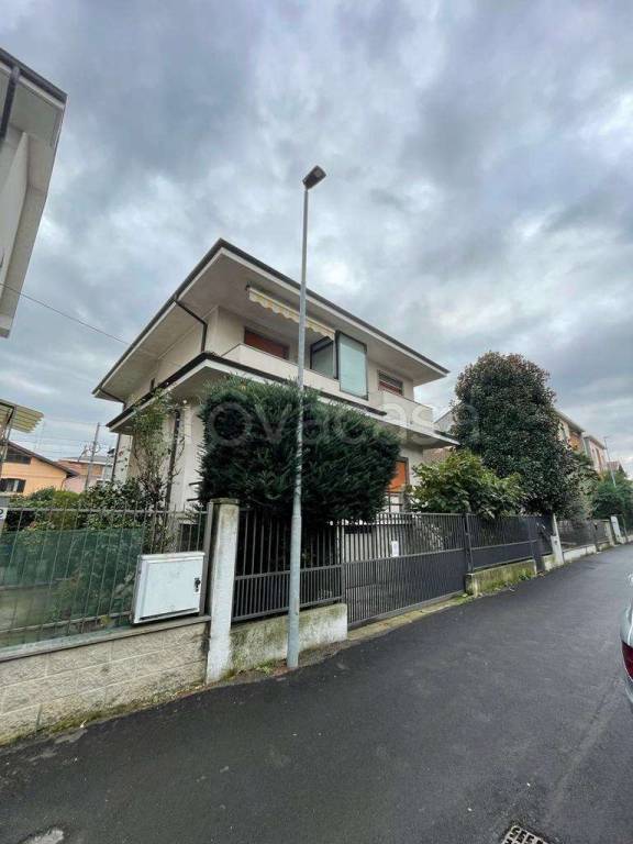 casa indipendente in vendita a Castellamonte in zona Sant'Antonio