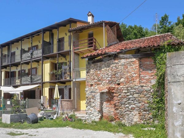 casa indipendente in vendita a Castellamonte in zona Spineto
