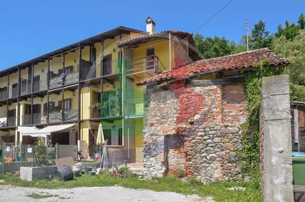casa indipendente in vendita a Castellamonte in zona Spineto