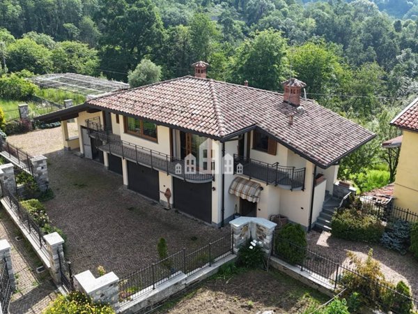 casa indipendente in vendita a Castellamonte in zona Campo