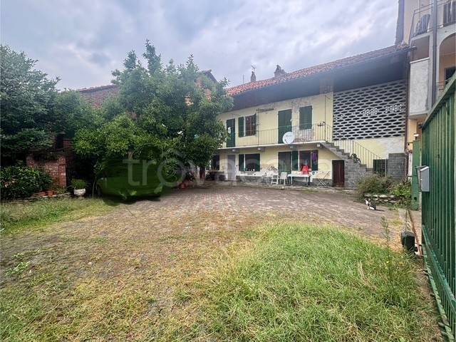casa indipendente in vendita a Castellamonte in zona Sant'Antonio