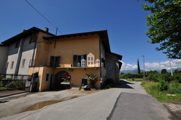 casa indipendente in vendita a Castellamonte in zona Sant'Antonio