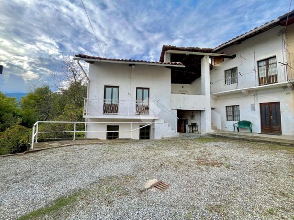 casa semindipendente in vendita a Castellamonte in zona Spineto