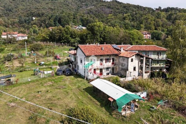casa indipendente in vendita a Castellamonte in zona Sant'Anna Boschi