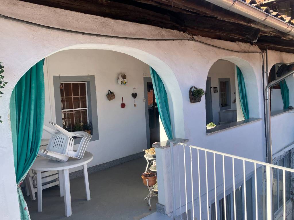 casa indipendente in vendita a Castellamonte in zona Muriaglio