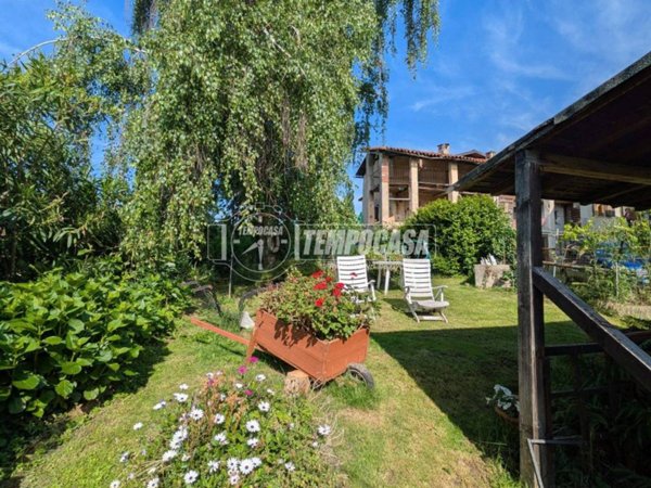 casa indipendente in vendita a Castellamonte in zona Sant'Anna Boschi