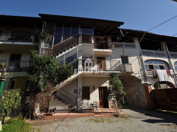 casa indipendente in vendita a Castellamonte in zona San Giovanni