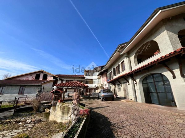 casa semindipendente in vendita a Castellamonte in zona Spineto