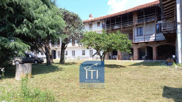 casa indipendente in vendita a Castellamonte in zona Spineto