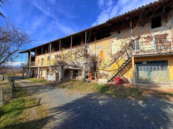 casa semindipendente in vendita a Castellamonte in zona Filia