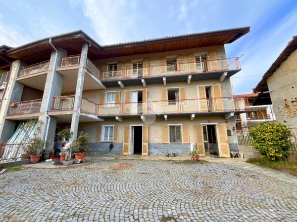 casa semindipendente in vendita a Castellamonte in zona San Giovanni