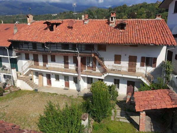 casa indipendente in vendita a Castellamonte in zona Sant'Antonio