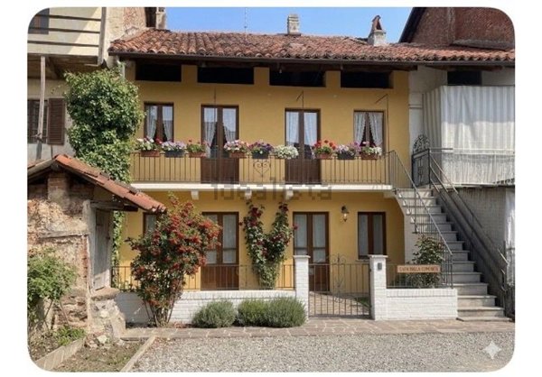 casa indipendente in vendita a Castellamonte in zona Spineto