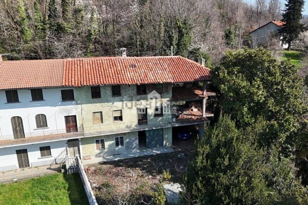 casa indipendente in vendita a Castellamonte in zona Spineto