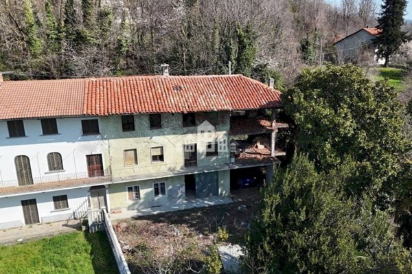 casa indipendente in vendita a Castellamonte in zona Spineto