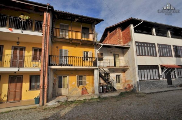 casa semindipendente in vendita a Castellamonte in zona Preparetto