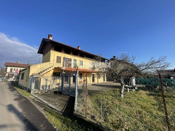 casa indipendente in vendita a Castellamonte in zona Preparetto