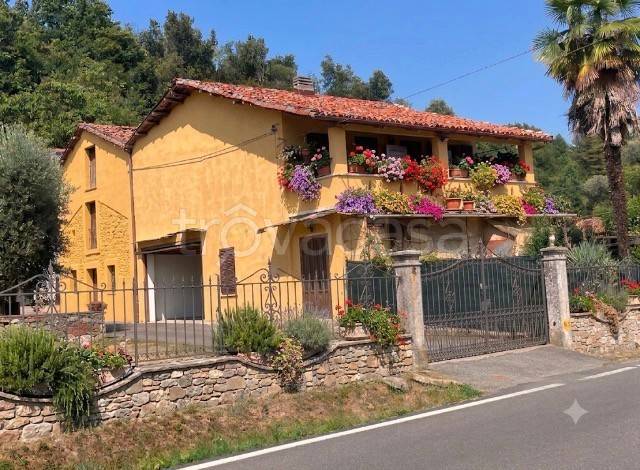 casa indipendente in vendita a Castellamonte in zona Preparetto