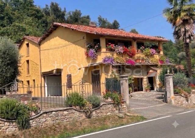 casa indipendente in vendita a Castellamonte in zona Preparetto