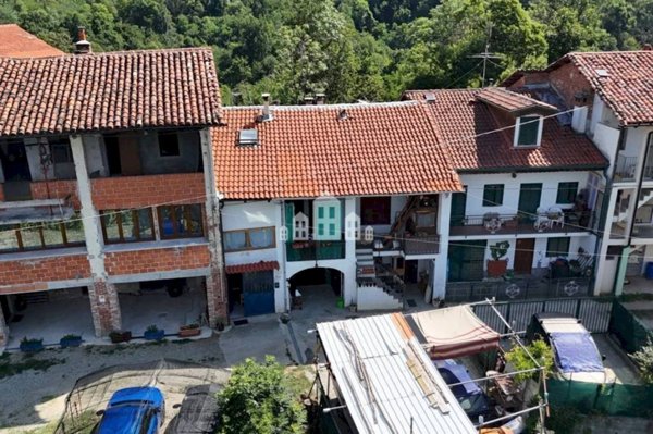 casa indipendente in vendita a Castellamonte in zona Preparetto