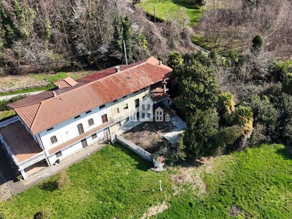 casa indipendente in vendita a Castellamonte in zona Spineto
