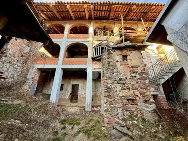 casale in vendita a Castellamonte in zona Muriaglio