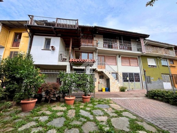 casa semindipendente in vendita a Castellamonte in zona Muriaglio