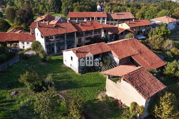 casa indipendente in vendita a Castellamonte in zona San Giovanni
