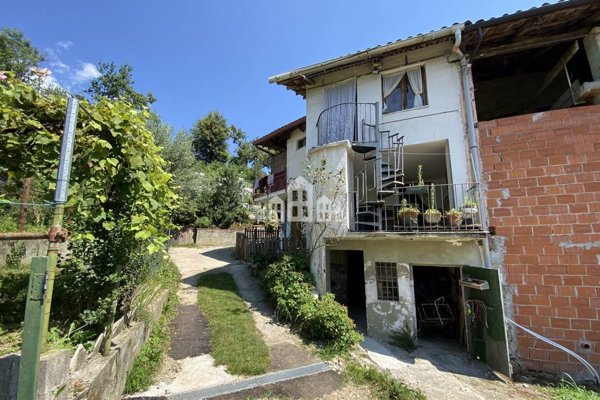 casa indipendente in vendita a Castellamonte in zona Preparetto