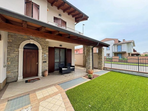 casa indipendente in vendita a Coccaglio