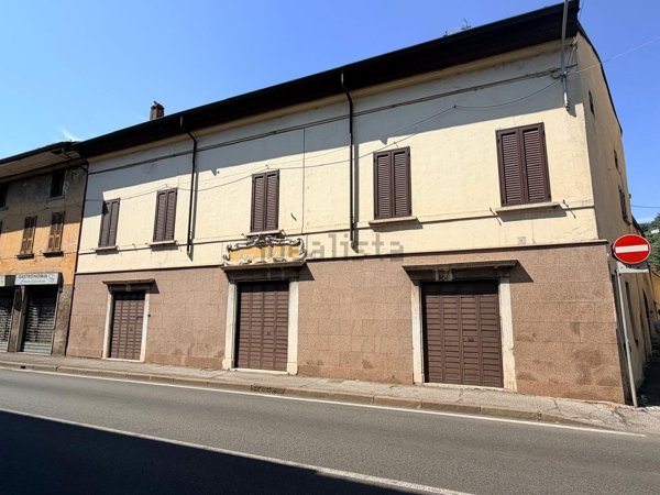 esavano in vendita a Coccaglio