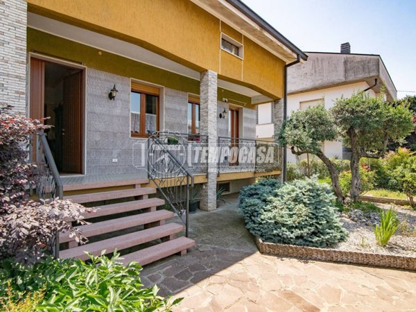 casa indipendente in vendita a Coccaglio