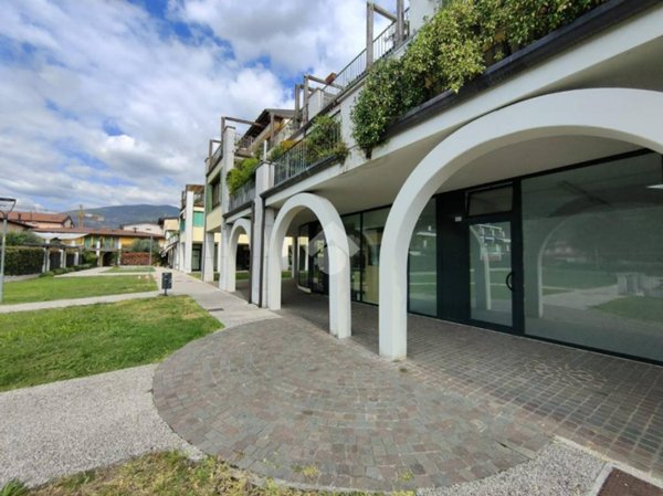 negozio in vendita a Collebeato