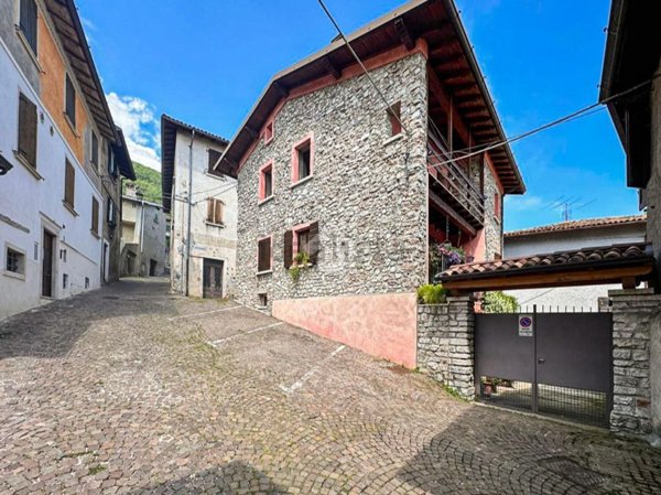 casa indipendente in vendita a Collebeato
