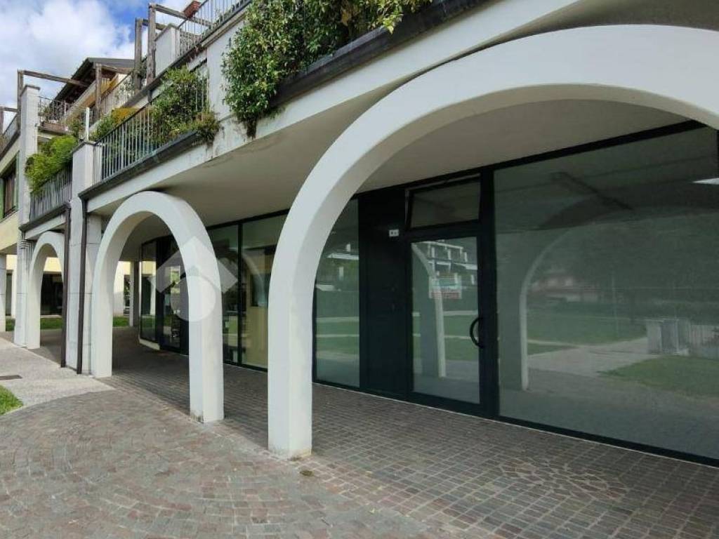 negozio in vendita a Collebeato