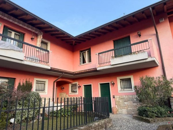 casa indipendente in vendita a Collebeato