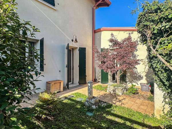 casa indipendente in vendita a Collebeato