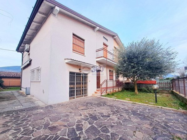 casa indipendente in vendita a Collebeato