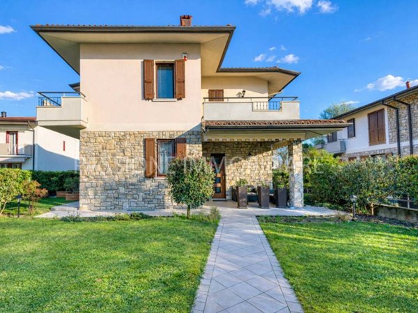 casa indipendente in vendita a Collebeato