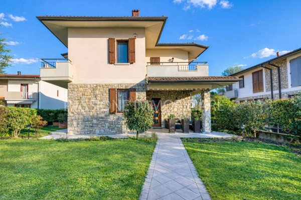 casa indipendente in vendita a Collebeato