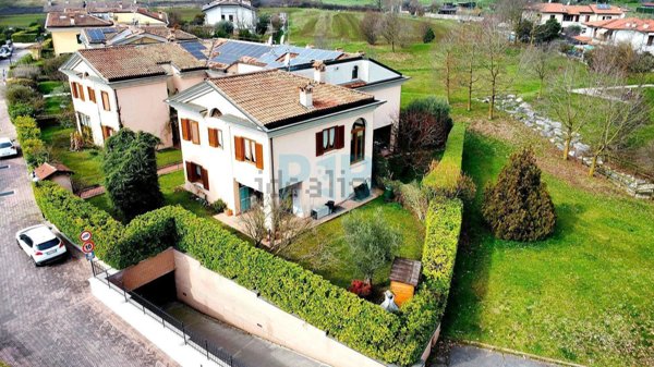 casa indipendente in vendita a Collebeato