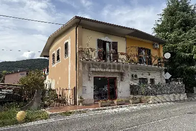 casa indipendente in vendita a Collebeato