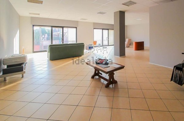 ufficio in vendita a Cologne